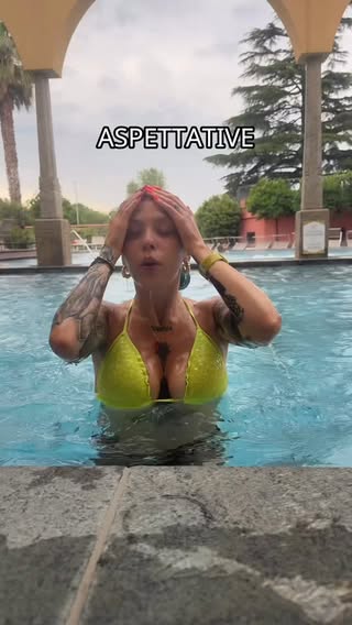 aspettative vs realtà in piscina #videodivertente #ironia #vs #comicità #piscina