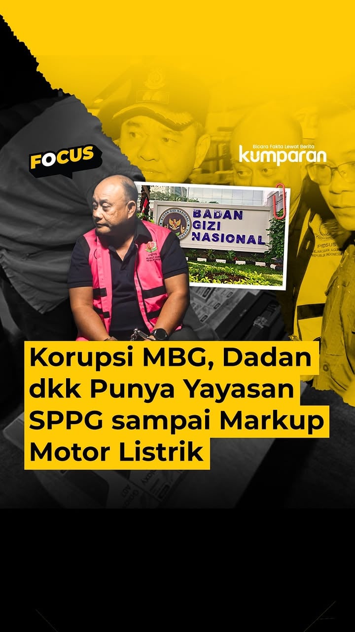 Baru sehari dicopot sebagai Kepala Badan Gizi Nasional (BGN), langsung ditetapkan jadi tersangka, diborgol, dan pakai rompi pink.⁠
⁠
Eks Kepala BGN Dadan Hindayana jadi tersangka korupsi tata kelola program Makan Bergizi Gratis (MBG) sepanjang 2025-2026. Dadan ditetapkan tersangka oleh Kejagung bareng dua eks Wakil Kepala BGN, Lodewyk Pusung dan Sony Sonjaya, Rabu (3/6).⁠
⁠
Sebelumnya, Dadan dicopot dari jabatannya pada Selasa (2/6), diganti oleh Nanik S. Deyang yang saat itu jabat Waketua BGN.⁠
⁠
Kejagung lalu menggeledah kantor BGN sejak Rabu dini hari, disusul penetapan tersangka Dadan dkk. Menurut Kejagung, Dadan diduga beri atensi untuk loloskan yayasan-yayasan yang tak penuhi syarat buat jadi mitra Satuan Pelayanan Pemenuhan Gizi (SPPG).⁠
⁠
Yayasan-yayasan itu raup miliaran rupiah per hari, para tersangka disebut dapat insentif. Bahkan, ada yayasan yang memang milik Dadan dkk.⁠
⁠
Dadan dkk juga diduga me-markup pengadaan barang operasional MBG, mulai dari motor listrik dengan total anggaran Rp 1 triliun, sepatu, tablet, sampai TV. Kini, para tersangka ditahan Kejagung di Rutan Salemba. Ketiganya dijerat pasal di KUHP baru terkait tipikor yang menyebabkan kerugian negara.⁠
⁠
📸: Dok. kumparan/Rayyan, Ryan Iqbal, Kejagung.⁠
⁠
Baca selengkapnya dengan klik link di bio. Cari tahu berita update lainnya dengan download aplikasi kumparan di App Store atau Google Play.⁠
⁠
📝: focus | korupsibgn | news | svl | R306 | R207 | R335 | R120 | E023 | V179 | V165⁠
⁠
#bicarafaktalewatberita #kumparan