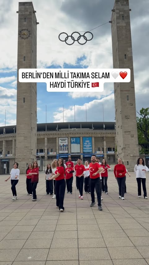 Dünya Kupası’na son 10 gün! 🇹🇷 🏆

EURO 2024’te unutulmaz anlar yaşadığımız ve milli takımımızın turnuvaya veda ettiği yerden, Dünya Kupası heyecanına geri sayıyoruz! 🇹🇷❤️ 

@millitakimlar @anatoliandances_berlin @barisalperyilmaz 

#barışalperyılmaz #bizimcocuklar #millitakim #türkiye #berlin