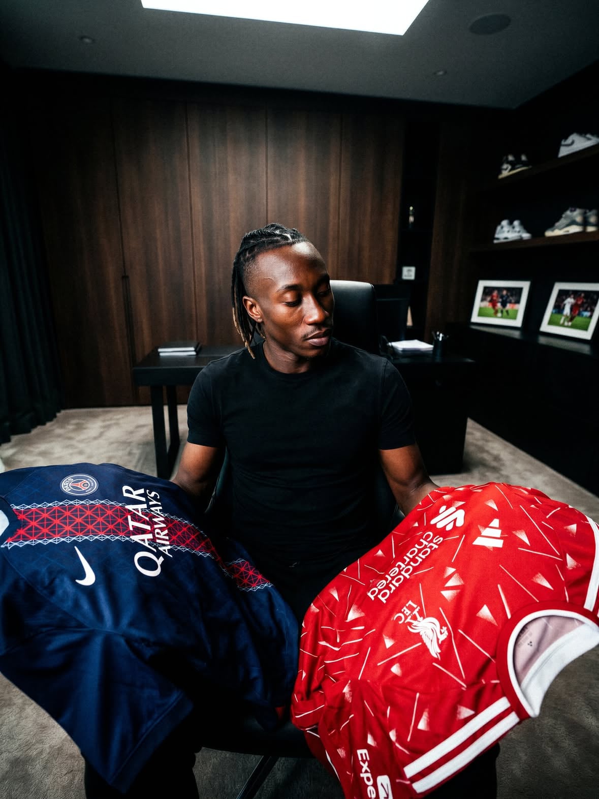 ❤️💙 “Paris Saint-Germain is a team I’ve 𝐋𝐎𝐕𝐄𝐃 since I was a child. My father supports Paris Saint-Germain, and it’s a team I 𝐀𝐃𝐌𝐈𝐑𝐄 as a football fan”, says Yan Diomandé 👀💭

Liverpool and PSG are both in talks to sign Diomandé as a top priority this summer from RB Leipzig, with decision to follow…

“It would be a 𝐩𝐥𝐞𝐚𝐬𝐮𝐫𝐞 for me to come and play at Paris with one of the biggest clubs…”, he’s added about possible move.

“It’s always pleasure to come here also because with French being spoken, I think adapting wouldn’t be difficult. But 𝐰𝐡𝐲 𝐧𝐨𝐭?”, Diomandé replied about a potential move to PSG ⚡️

“I remain focused on the World Cup. After that, the clubs will sort things out between themselves and thencwe’ll see what happens next”, Yan clarified about his future to Telefoot 🧘🏾‍♂️

Where should he go next: 𝐋𝐈𝐕𝐄𝐑𝐏𝐎𝐎𝐋 𝐎𝐑 𝐏𝐒𝐆? 🇨🇮