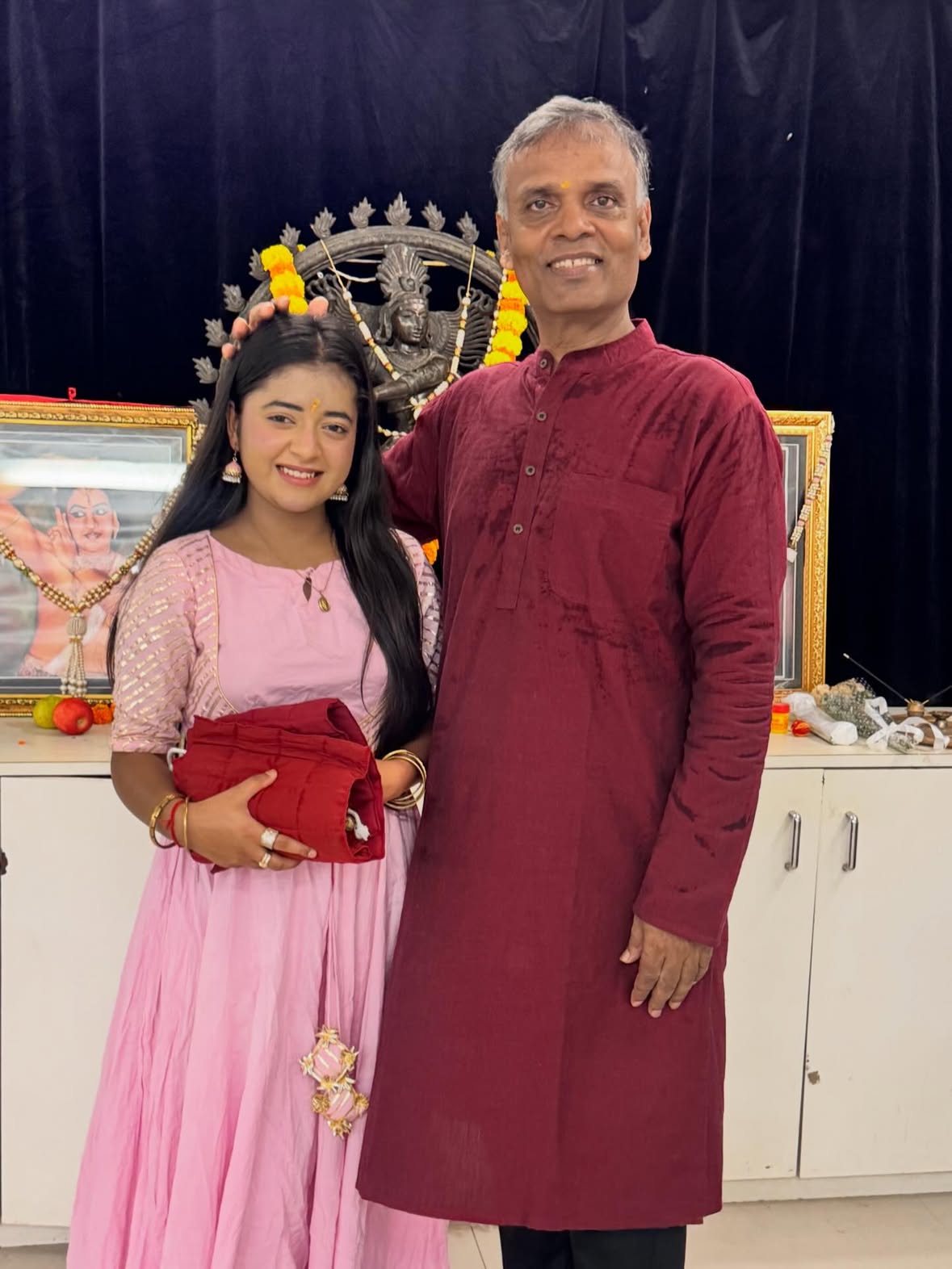 My Kathak journey has officially begun❤️
and I’m so happy to be learning something new and different Dance has always been my passion and I truly feel that it’s one of the things I do best 
That’s exactly why I wanted to explore Kathak and challenge myself with a beautiful new art form.
There’s something so special about being a student starting from the basics, making mistakes, learning, growing, and falling in love with the process 
#rashishinde #kathak