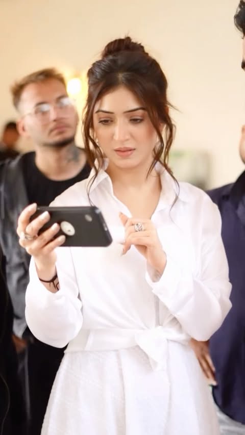 Tainu pauna zid dil di 🤍 
#priyankakhera #viral #ᴛʀᴇɴᴅɪɴɢʀᴇᴇʟs #bts #trendingsongs