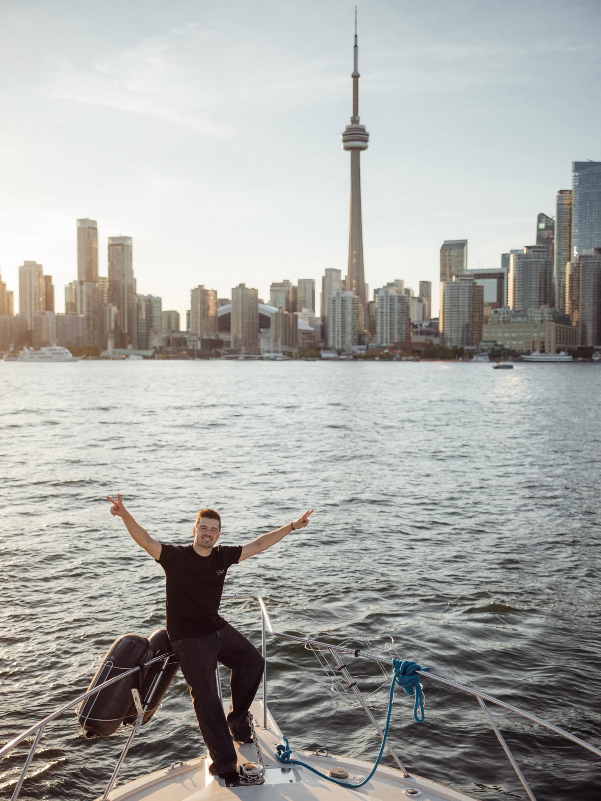 Toronto my heart is so full!! ❤️❤️ 3 magical nights in a row this was mental.. 45.000 of us I’m so grateful for you guys and the energy you brought 🤯🤯!!!.. thank you for joining me!!!! 🇨🇦