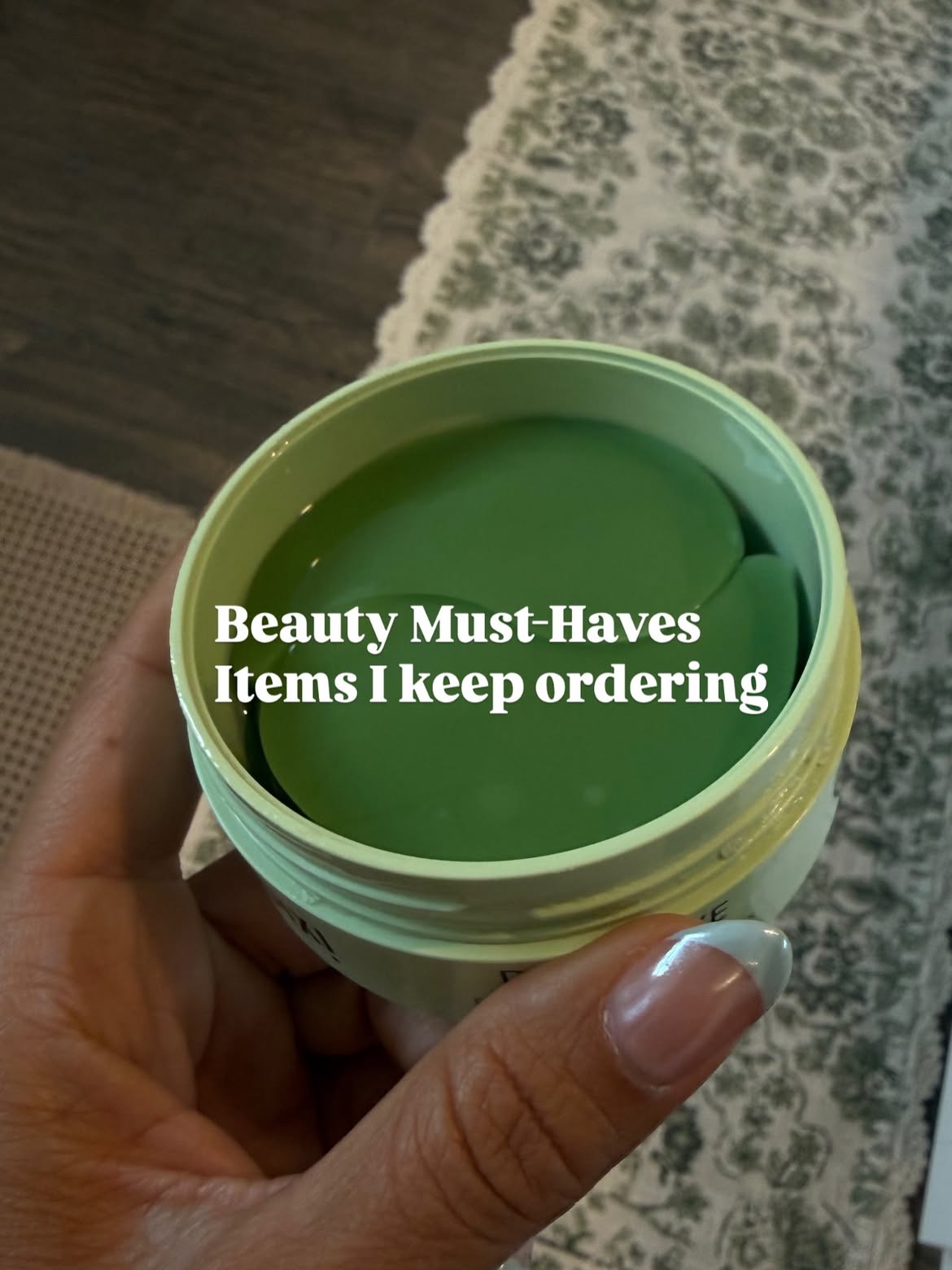 I felt like it was time to do a round up of my beauty must-haves! These are items that I have re-ordered and absolutely love! 

Comment BEAUTY for the 🔗