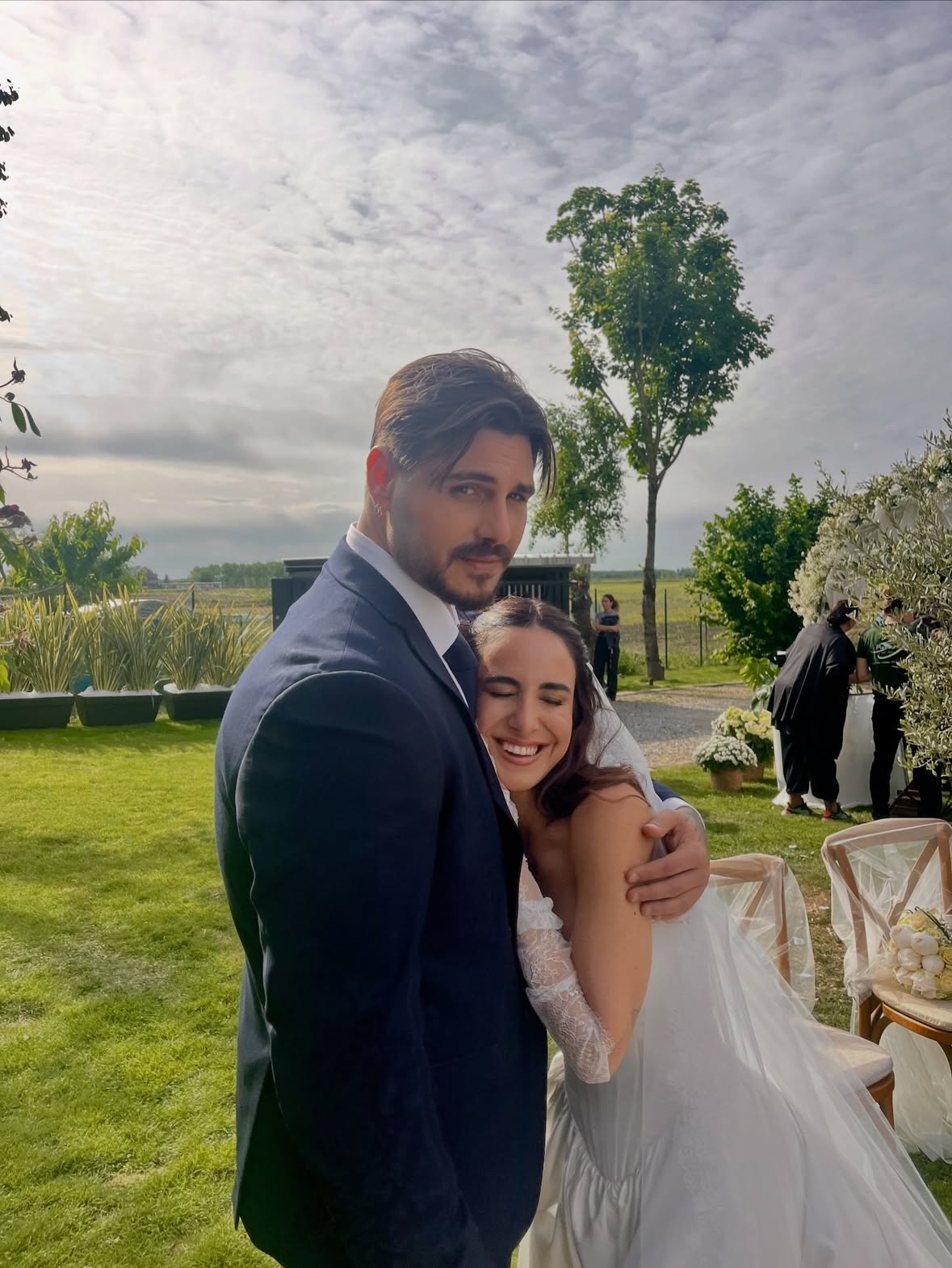 Ancora non riesco a smettere di sorridere! 😊

È stato un privilegio e un piacere far parte del video di Superman…esperienza unica, divertente e piena di emozioni che porterò con me a lungo.

Un grazie speciale a @federicabbateof per avermi coinvolto in questo progetto e soprattutto per avermi scelto come “marito” in questa bellissima avventura artistica. ❤️

Grazie per la fiducia, per l’energia e per aver reso tutto così speciale.

Ph. @daviidebracco
