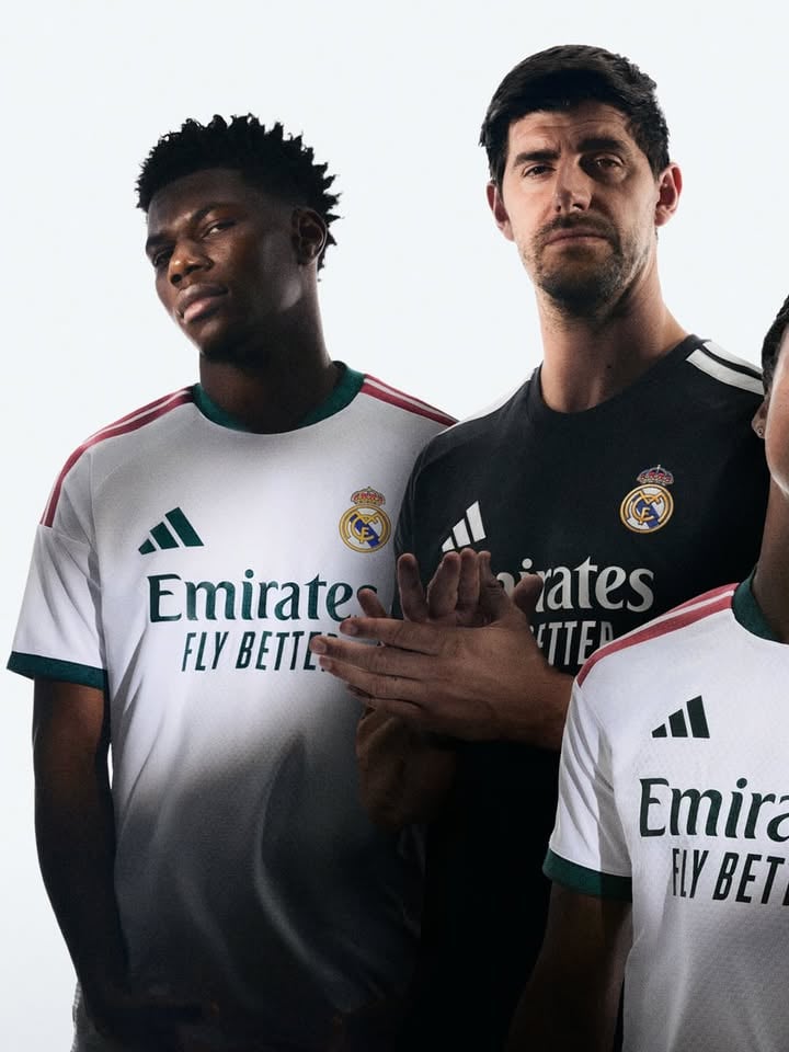🤍 FAMILIA. 
@adidasfootball
