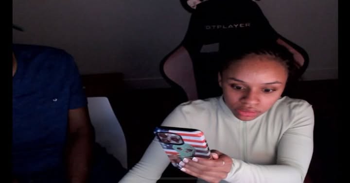 Yaya on twitch with her yb phone case 😍