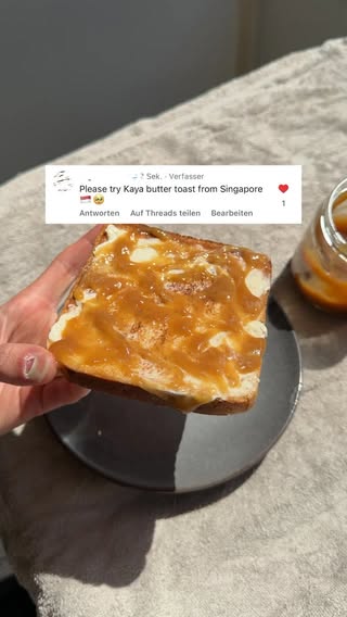 VEGAN KAYA BUTTER 🧈 
Community recipes Nr. 2
You suggested to try “Kaya butter toast” from Singapore. I didn’t know it before but it’s a sweet coconut jam that’s usually made with eggs but here’s my vegan version! 😋
RECIPE (1 jar, 25min prep time):
-200g coconut cream
-150g sugar
Heat up in a pot until dissolved.
-175g silken tofu
-1 Tsp starch
-a pinch of salt
Blend until smooth and add to the pot.
Let it simmer on medium heat until thickened.
Let it cool down and use like jam, you can keep it in the fridge up to 10 days.
-
VEGANE KAYA-BUTTER 🧈 Community-Rezepte Nr. 2
Ihr habt vorgeschlagen, „Kaya Butter Toast“ aus Singapur auszuprobieren. Ich kannte das vorher nicht, aber es ist eine süße Kokosmarmelade, die normalerweise mit Eiern gemacht wird – hier kommt meine vegane Version! 😋
REZEPT (1 Glas, 25 Min. Zubereitungszeit): -200g Kokoscreme -150g Zucker In einem Topf erhitzen, bis sich der Zucker aufgelöst hat.
-175g Seidentofu -1 TL Stärke -eine Prise Salz Alles glatt pürieren und mit in den Topf geben.
Bei mittlerer Hitze köcheln lassen, bis die Masse eindickt.
Abkühlen lassen und wie Marmelade verwenden. Im Kühlschrank hält sie sich bis zu 10 Tage.