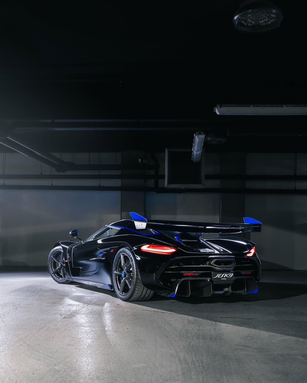The Jesko Attack. A stealth-like black exterior brought to life by vibrant blue accents and a matching blue Alcantara interior. Aggressive in character, meticulous in execution, and engineered for uncompromising performance. Unmistakably Koenigsegg.

#Koenigsegg #Jesko