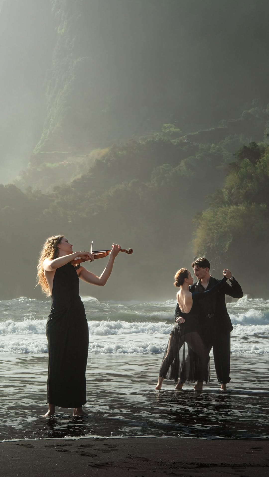 Violin, tango and the Atlantic Ocean as our stage 🌊

Dancers: @tangomadeira 
Violin: @carina.violin 
Video: @lvilhena 
Edit: @carina.violin 
Photo cover: @maries.frames 
Concept & organization: @federicobley 

#madeira #seixal #violin #tango #cinematic