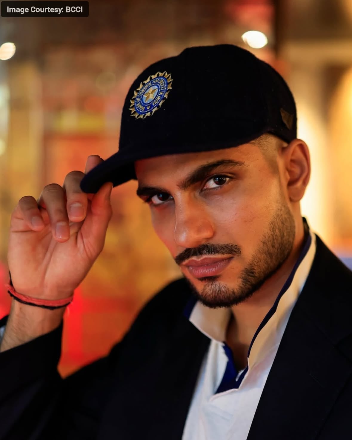 Captain’s 𝐀𝐔𝐑𝐀 in whites 😎

[ Aava De | Shubman Gill | IND vs AFG ]