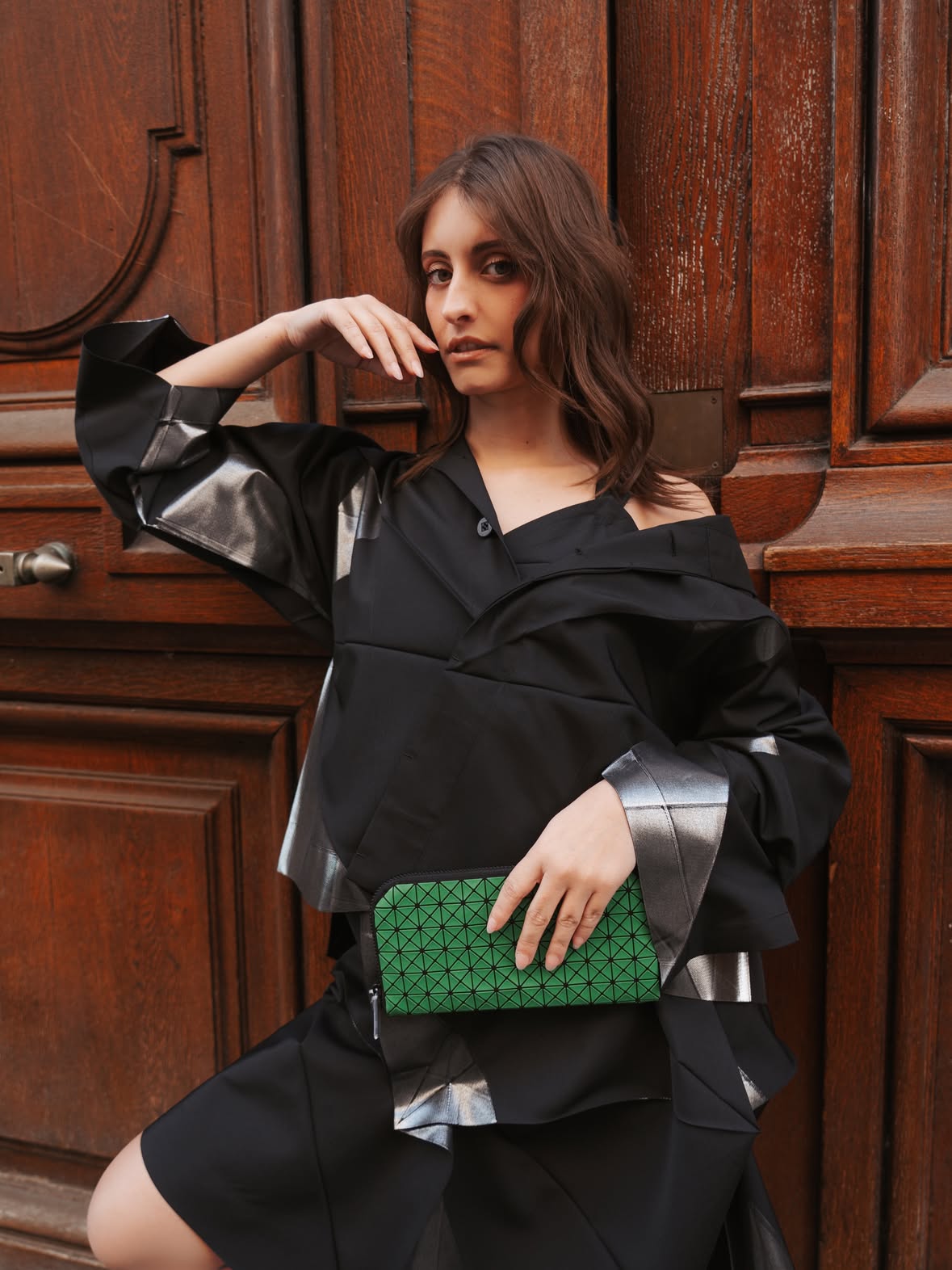 Mon compte Outfit : @ophedressing 😘
Nouvel outfit dans votre dressing venez piocher vos idées chez moi 🥰 c’est validez ? 👀

La boutique où découvrir toutes ses pépites : @solis_lyon ✨
Référence Outfit : 
• Veste et robe : @isseymiyakeofficial 
• ballerines : @kennelundschmenger 

📸 photographe : @celenaphotographie