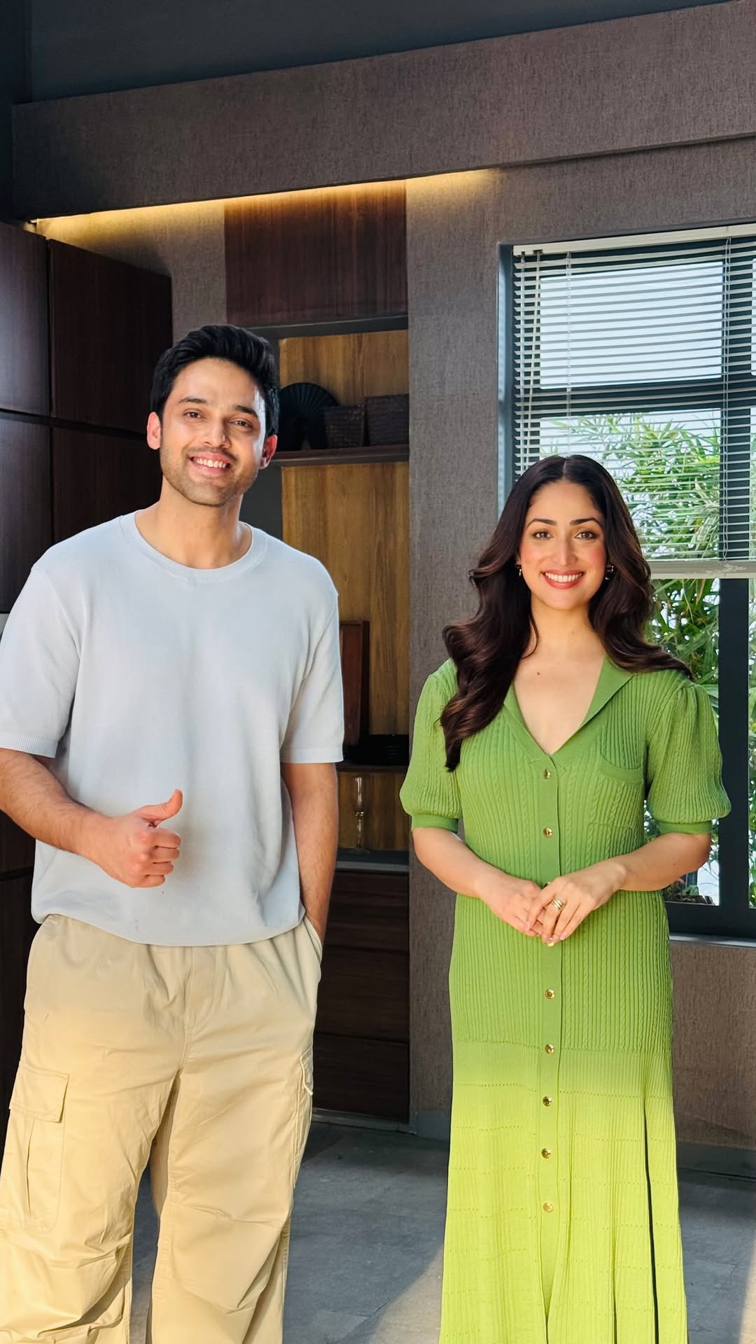 A TV commercial after ages 🤓🤓🥰 and A little effort should go a long way. That’s why every drop of New Anti-bacterial EXO Dishwash liquid is designed to tackle grease effectively with 2in1 power, what an experience to have 🤩

#EXOLiquid #SmartDishwash #dishwashliquid