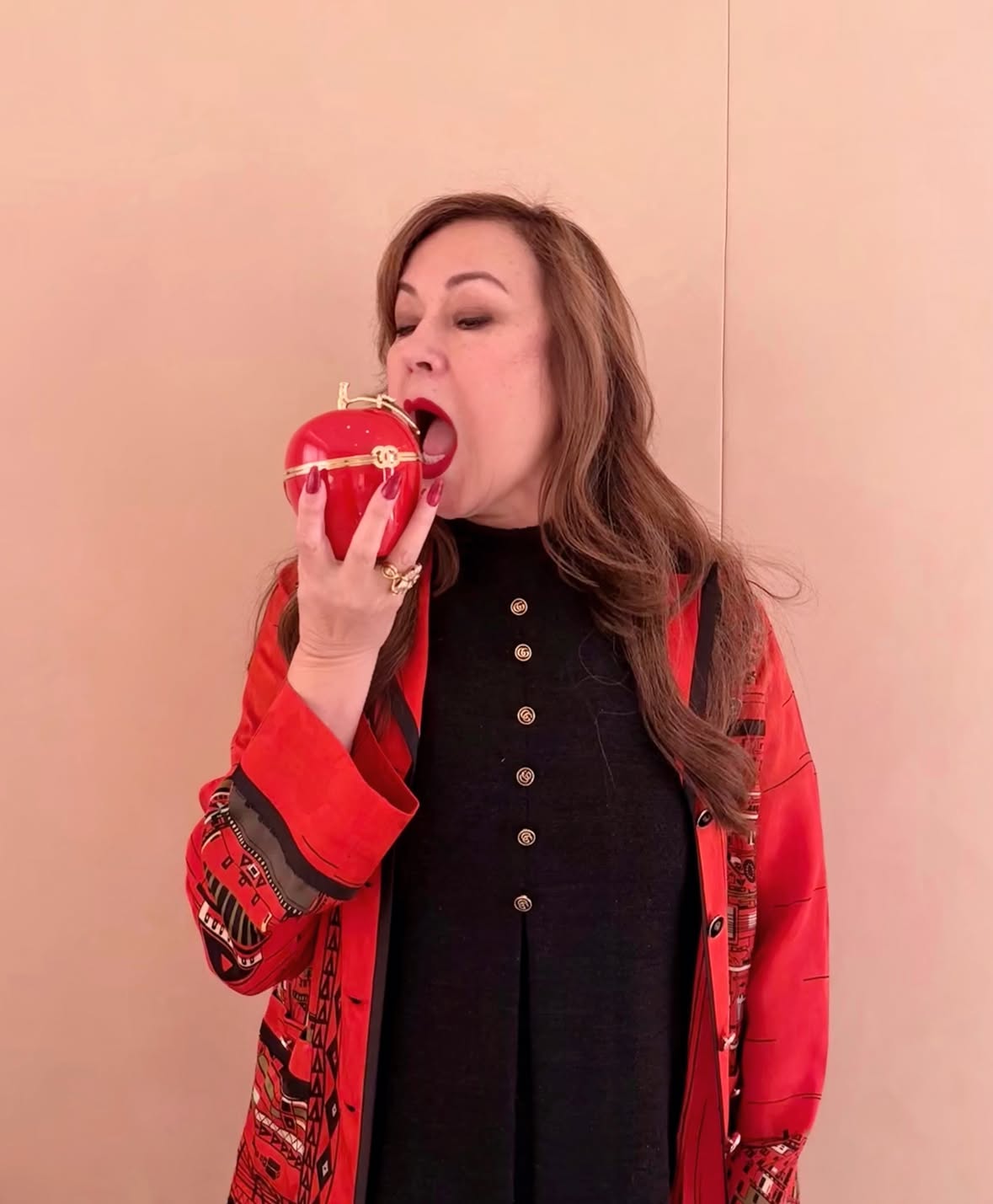 Fun day at Chanel checking out Matthieu Blazy’s Metiers D’Art collection. 🍎