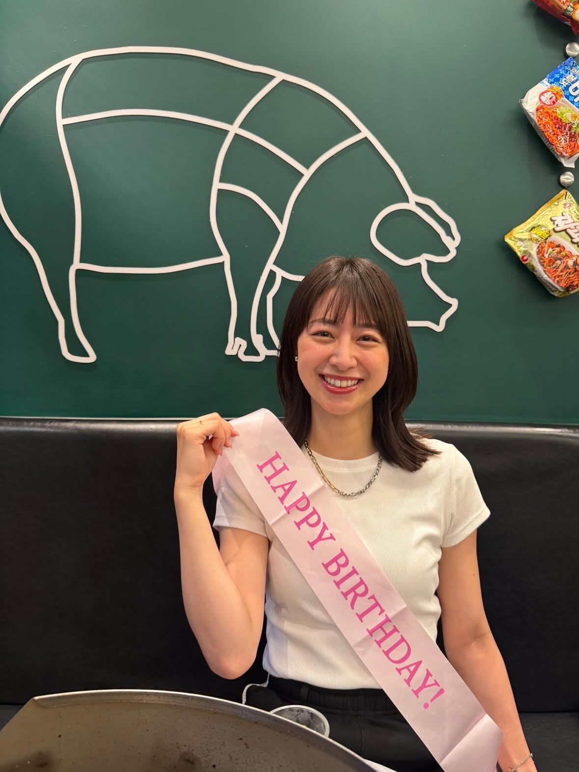 .
5月のうちにあげようと思っていたら6月に！
先月の誕生日に友人が旅行に連れ出してくれました😌✈️
タスキやティアラ、たくさんグッズまで
用意してくれてありがとう👏
ずっと行ってみたかった釜山は
とにかく美味しい旅でした！！笑
30台後半、自分で限界をつくらず進んでいきたいです☺️

#韓国旅行 #お肉