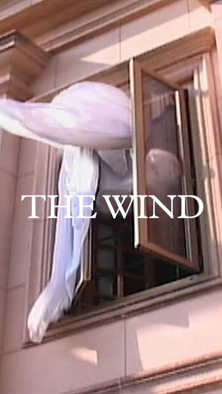 The wind carries what is written.
Upper Room.

#MarkLee #마크리
#UpperRoom #어퍼룸