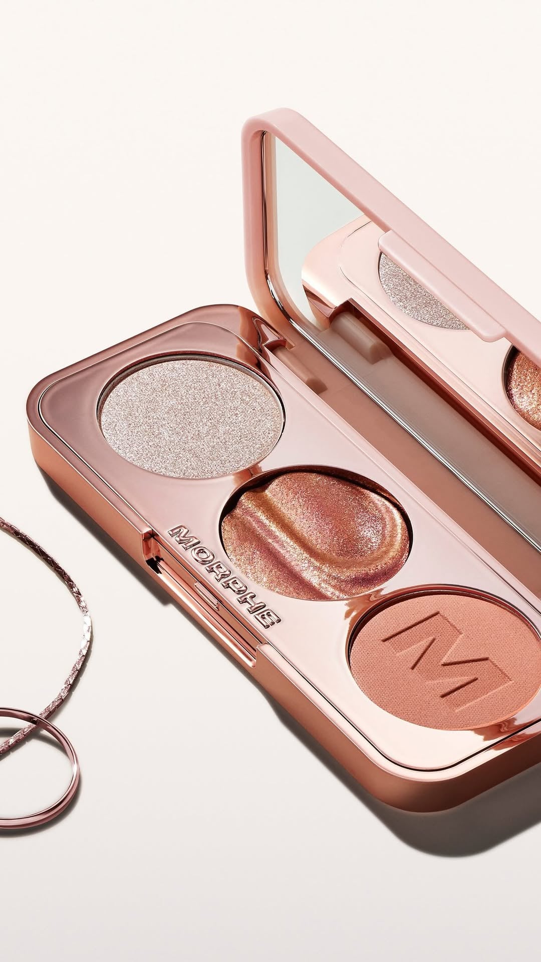 Style looks that are all your own with NEW Eyeshadow Trios ⭐ Each trio includes Molten Metal that can be applied dry for softly luminous effects or wet for molten-like shine. 

Powered by a ChromaPlus blend for pigment-packed performance and all-day wear.
