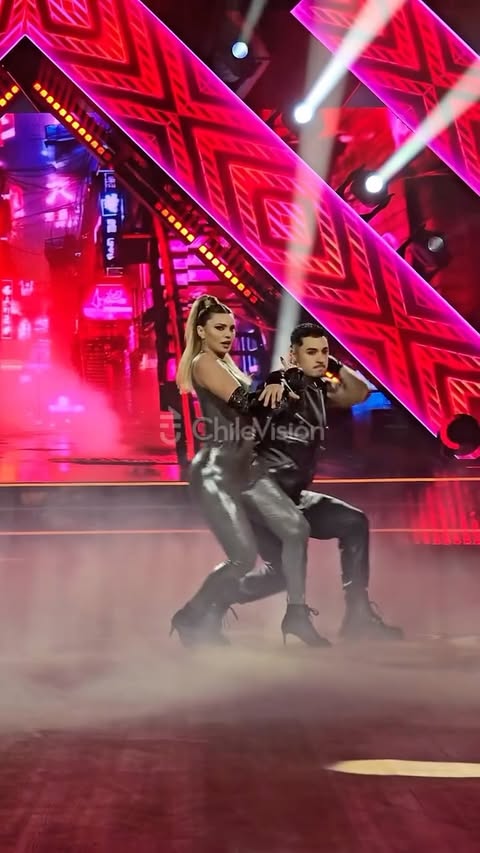 ¡SE ROBÓ TODAS LAS MIRADAS! 🔥

Faloon Larraguibel volvió a deslumbrar en #FiebreDeBaileCHV con una potente performance al ritmo de “Buttons” de The Pussycat Dolls ✨ Con actitud y desplante, dejó al jurado sin palabras 😮

#FiebreDeBaile2