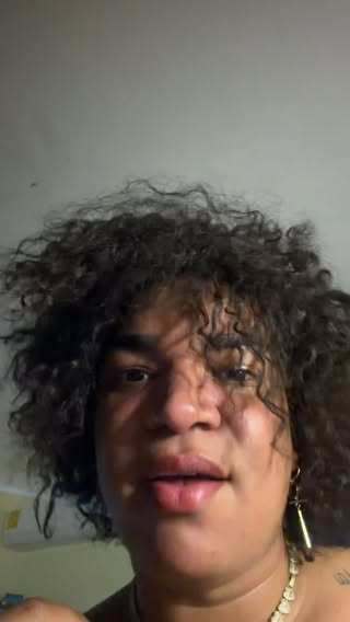 Waiiiiiiiiii live @caiitolaparaaa