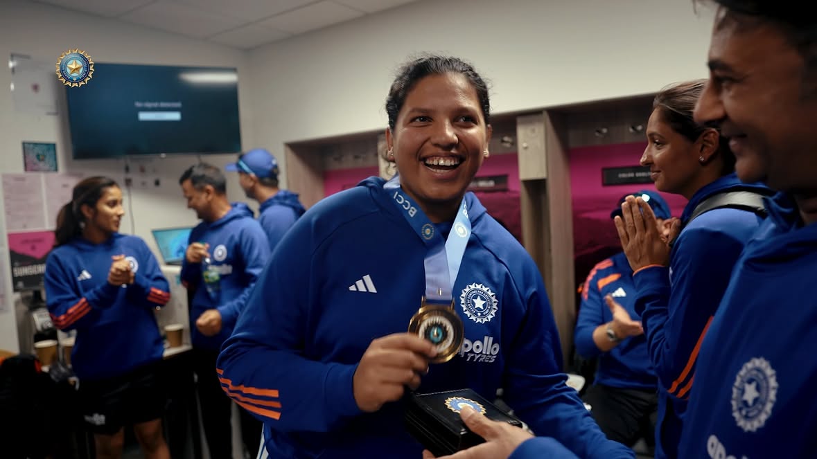 Top energy, brilliant fielding efforts, and a spirit that kept the team going⚡️

Who takes home the Impact Fielder medal for the #ENGvIND series? 
Find out 🎥

#TeamIndia