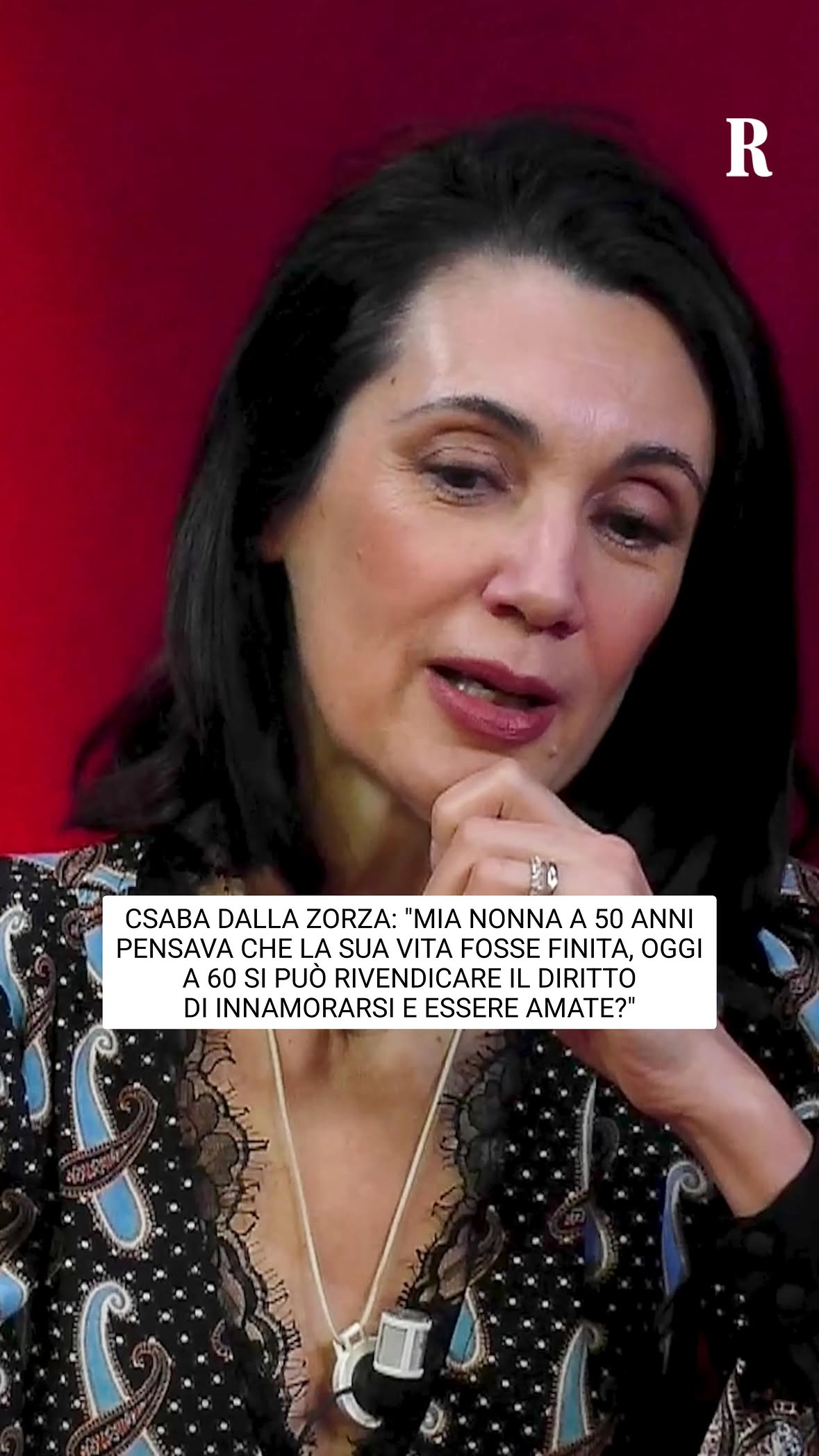 “Mia nonna a poco più di 50 anni sentiva che la sua vita era finita, oggi io alla sua età mi sento nel pieno, sia a livello fisico che mentale”, racconta Csaba della Zorza che riflette su questo tema nel suo "Io sono Adele", secondo romanzo dopo l'esordio con "La governante" (tutti Marsilio).

Due libri uniti dalla storia di una donna che arrivata ai 60 anni, con una famiglia e una lunga e gloriosa carriera alle spalle, si chiede se ne è valsa la pena e se non sia tempo di ritagliarsi un po' di spazio e tempo per sé.

Intervista di Giulia Santerini