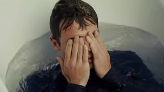 Inizia la nostra estate 🛁  VIVA LA VASCA fuori domani a mezzanotte.