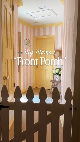 The “front porch” to my Mama’s room is complete! See my previous reel for the process and paint colors we used. I love that she has her own little space to decorate for the changing seasons and holidays! We hung her watercolor art and cute frames (see previous DIY post) on the big wall and it turned out so cute. And the gate helps keep the pups/baby in or out. I’m thinking it needs a mailbox though 🌻💛