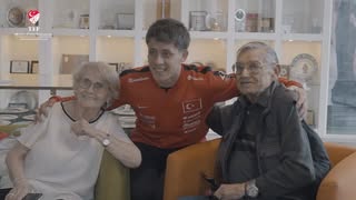1954 Dünya Kupası kadromuzda yer alan eski futbolcumuz Şükrü Ersoy’u, A Millî Takımımızın ABD yolculuğu öncesinde Riva’da misafir ettik. 🇹🇷