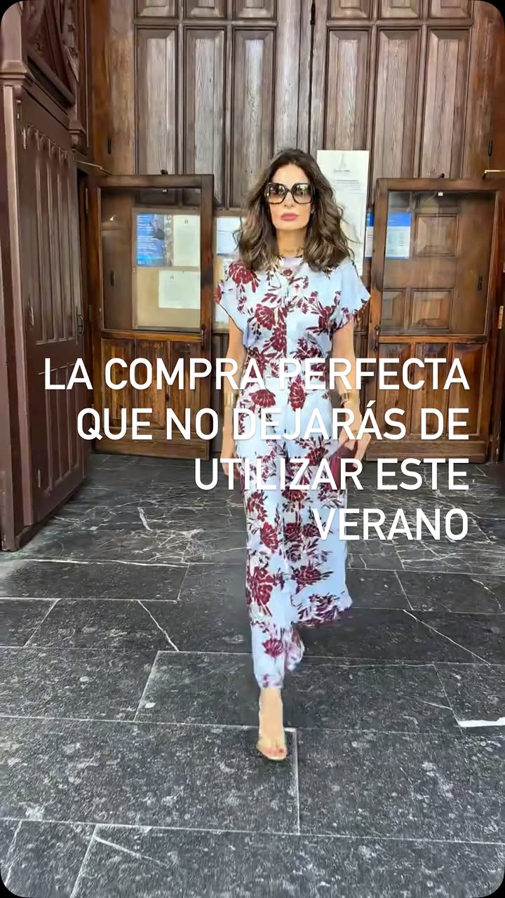 Te lo pondrás a todas horas porque es ideal , para ir casual con una sandalia plana y un cesto . Y para una celebración sofisticada con sandalias de tacón y una elegante cartera de mano 

El vestido es de @seeiou_juanavellaneda 
El cesto y el bolso de mano de @tocadosoh 
Gargantilla y anillo @lbylilo 

#lookdeldia  #lookdodia  #lookdujour